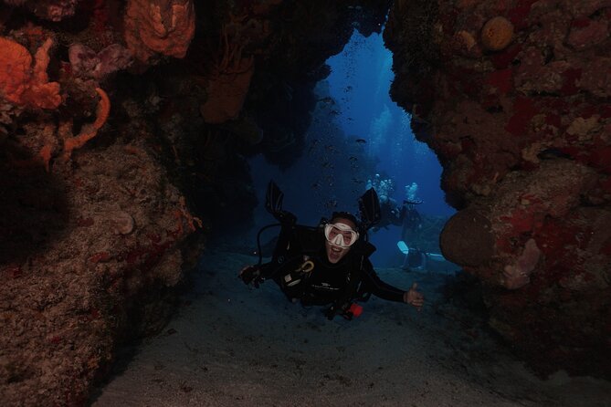 2 Tank Morning Dive: Scuba Diving in Cozumel - Guides and Safety Style: Calm Leadership Without Being In Your Space