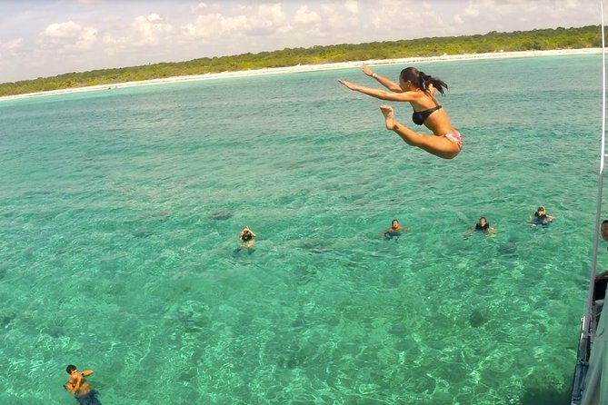 3 Hours - 53' Hatteras - Tulum, Playa Del Carmen, Riviera Maya - Price and value: $1,100 per group up to 15