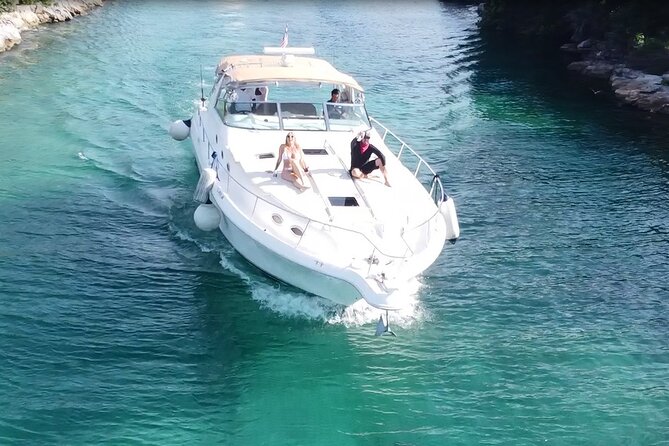 4 hours - Private 48ft Yacht all inclusive in Tulum and Playa del Carmen - Price and Value for a Private Group of Up to 14