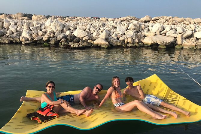 4H Luxury 44' Catamaran All-Inclusive in Tulum & Playa del Carmen - Food and open bar: what is included and why it adds value