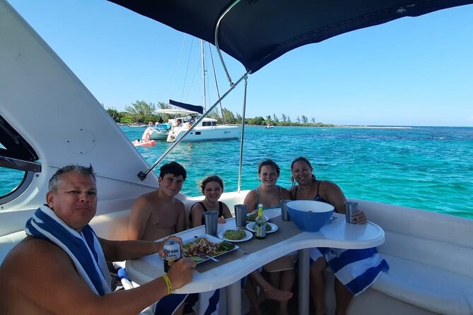 5-Hour Private 40' Yacht 2-Stop Tour to In-Ha reef with Food, Drinks & Snorkel - Stop 1 at In-Ha: calm snorkeling, sea turtles, and real reef life