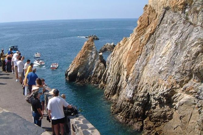 6Hr Cruise or Hotels City Tour, Divers, Baby Turtles Peace Chapel - La Quebrada: Watching the High Cliff Jump Show