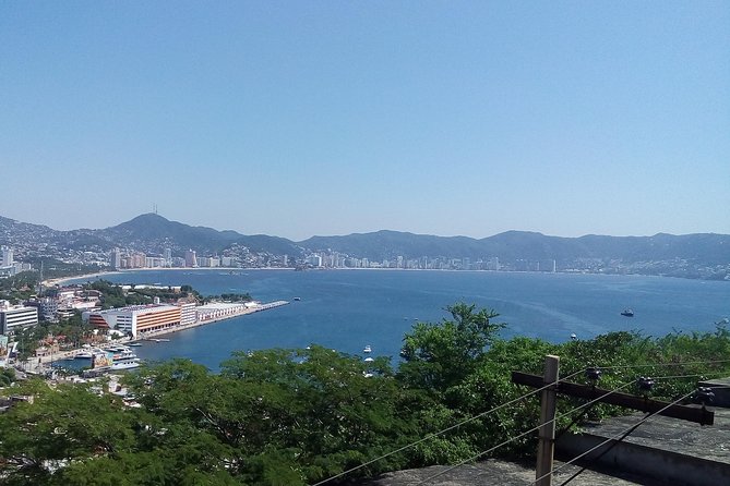 Acapulco City Tour - Plaza Álvarez and Centro Cultural La Casa de los Vientos