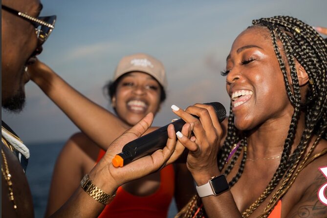 Adults only Hip Hop Sessions Boat Party Cancun - Food, Photos, and the Sandwich Timing Reality