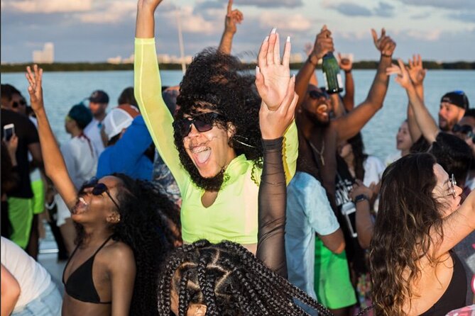 Adults only Hip Hop Sessions Boat Party Cancun - Open Bar, Champagne Showers, and the DJ-Run Party Flow