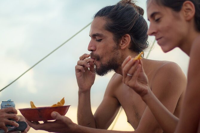 Bacalar: 4hr Private Sailing Tour with Guacamole & Drinks - Homemade Guacamole, Fresh Fruit, Beer: Food That Makes the Sail Feel Like a Break