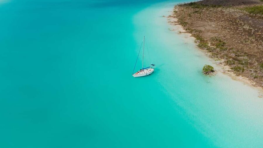 Bacalar Lagoon Sailing Tour with Open Bar and Mexican Lunch - Open bar and Mexican lunch, how it really plays on a hot lagoon day