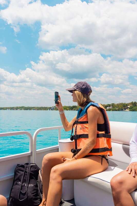 Bacalar: Lake of Seven Colors Pontoon Tour with Fruit - Emerald and Cocalitos cenotes, plus the stromatolites stop