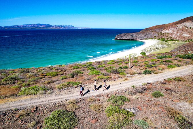 Balandra & Tecolote: hike, kayak and snorkel in paradise - The Hike From Balandra To Tecolote: 5 km Of Rocky, Sandy, Scenic, And Sometimes Wet