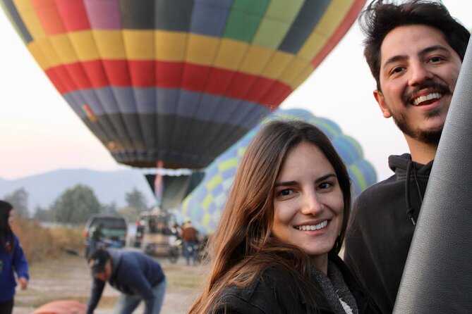 Balloon Flight and Teotihuacan Tour w/Breakfast from Mexico City - Coatlan Experiencias: liquor tasting and craft demo with obsidian