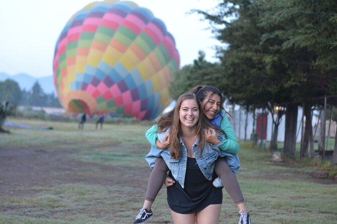 Balloon Flight + Breakfast in a cave + Pick up CDMX + Pyramids - How the balloon launch works, and what you can realistically expect
