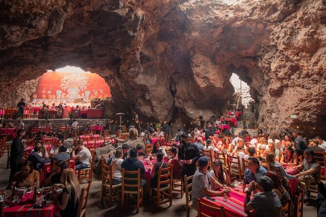 Balloon Flight + Cave Breakfast + Pick Up from CDMX or We Fly - Pickup in CDMX: the 4:00 a.m. window and the end point at Angel of Independence