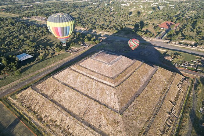 Balloon Flight with Breakfast in Cave and Pyramids of Teotihuacan - Why a sunrise balloon over Teotihuacan hits different