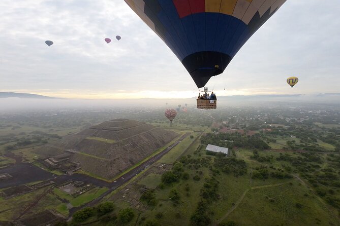 Balloon flight with breakfast in Cave and Pyramids tour from CDMX - The Flight: 45 Minutes Above Teotihuacán, Sunrise, and Wind That Runs the Show