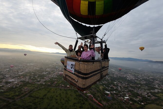 Balloon flight with breakfast in Cave and Pyramids tour from CDMX - Arrival at Volando Alto Teotihuacan: Coffee, Cookies, and Balloon-Ready Energy