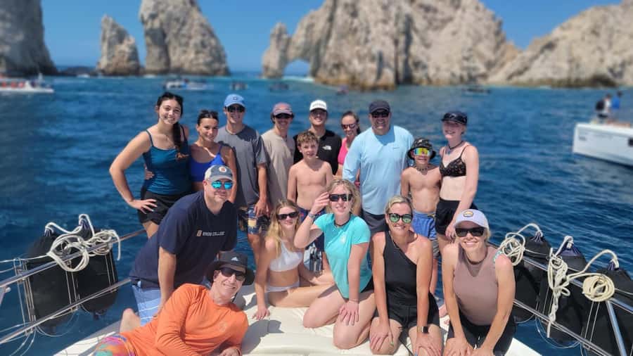 Cabo: Arch, Whales, Snorkel Tour - Food & Drinks 1-20 people - The Iconic Arch and Lover’s Beach Stop: Photos, Swim Time, and Clear Views