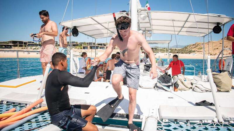 Cabo San Lucas: 4-Hour Snorkeling Cruise with Open Bar - Open bar, clean bathrooms, and lunch that keeps you from thinking about food