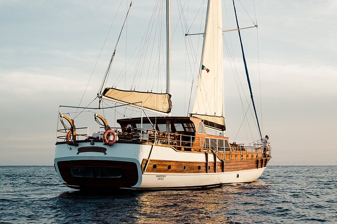 Cabo San Lucas Luxury Sailing Yacht and Dinner with a Chef - Sailing route highlights: the Arch of Cabo, Lovers Beach, then dinner on the Cabo shoreline