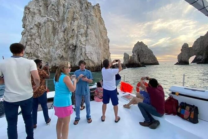 Cabo San Lucas Sunset Cruise with Unlimitted Drinks - Where you’ll meet and how the boarding tends to go