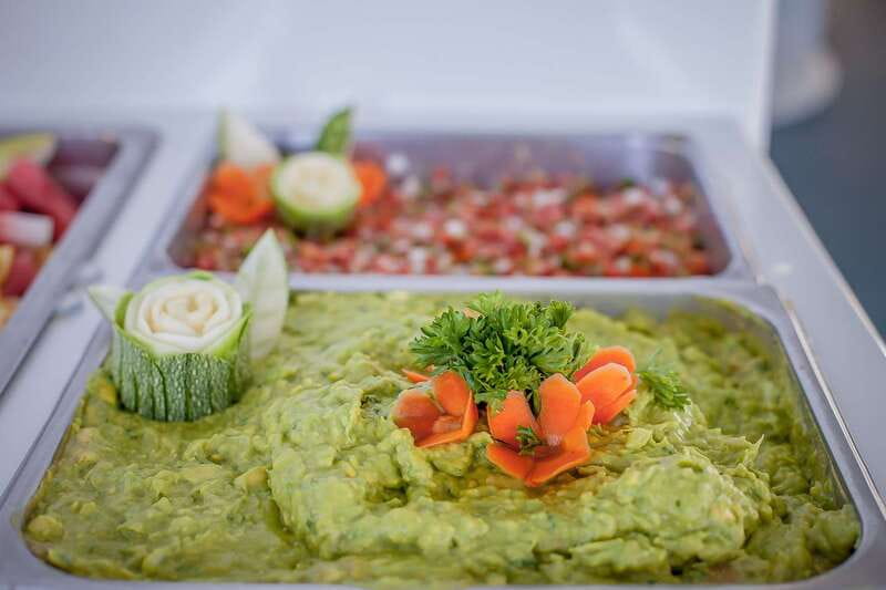 Cabo San Lucas: Sunset Dinner Cruise - Crew and entertainment, the human side of the experience