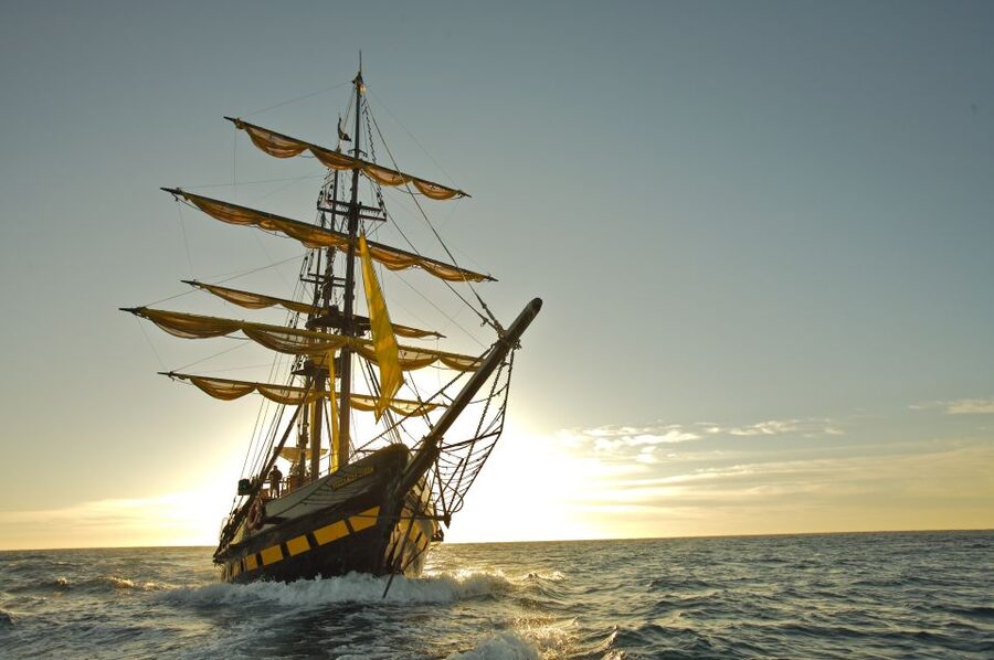Cabo San Lucas: Sunset Pirate Ship Cruise with Dinner Show - Key things to know before you book