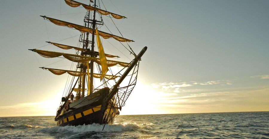 Cabo San Lucas: Sunset Pirate Ship Cruise with Dinner Show - Why a pirate ship sunset in Cabo is such a smart idea