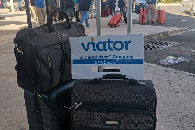 Cancun Airport Private Transfer to Hotels - What the Ride Feels Like in an Air-Conditioned Private Vehicle