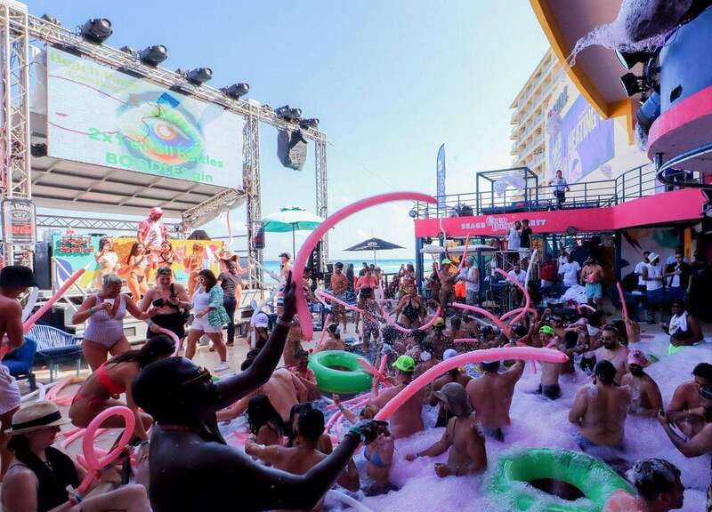 Cancún: Coco Bongo Beach Party Experience - The Table Upsell and Upgrades: How to Spend Smart Instead of Reacting