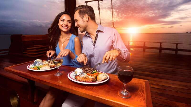 Cancun: Columbus The Romantic Dinner Cruise - Dock Fee and Extra Costs at Check-in