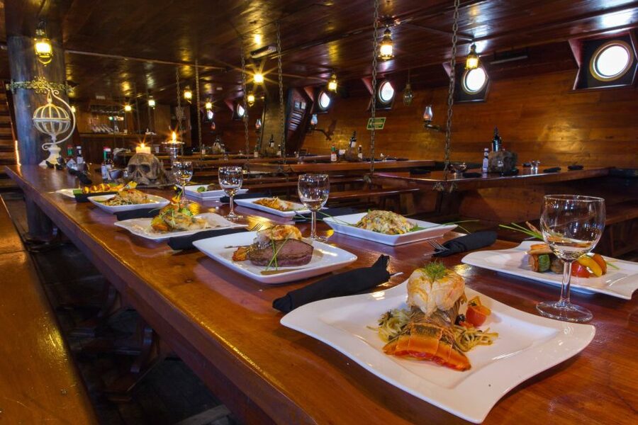 Cancún: Jolly Roger Pirate Dinner Cruise 2025 - What to bring and the rules that keep the night running
