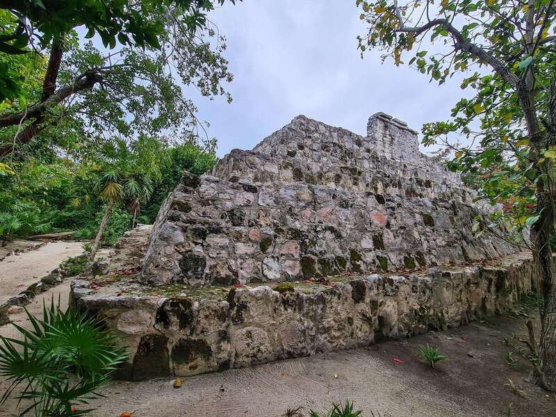 Cancun: Skip-the-Line Mayan Museum & San Miguelito Site - Cancun Mayan Museum: Three halls, glass views, and Jan Hendrix at the entrance