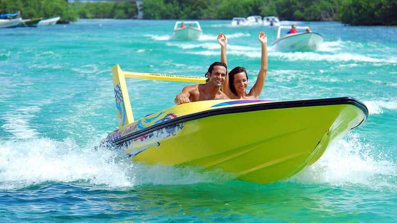 Cancun: Speedboat Mangrove Jungle & Snorkel Tour - From Aquaworld Marina to Nichupte Lagoon: the quick, fun start