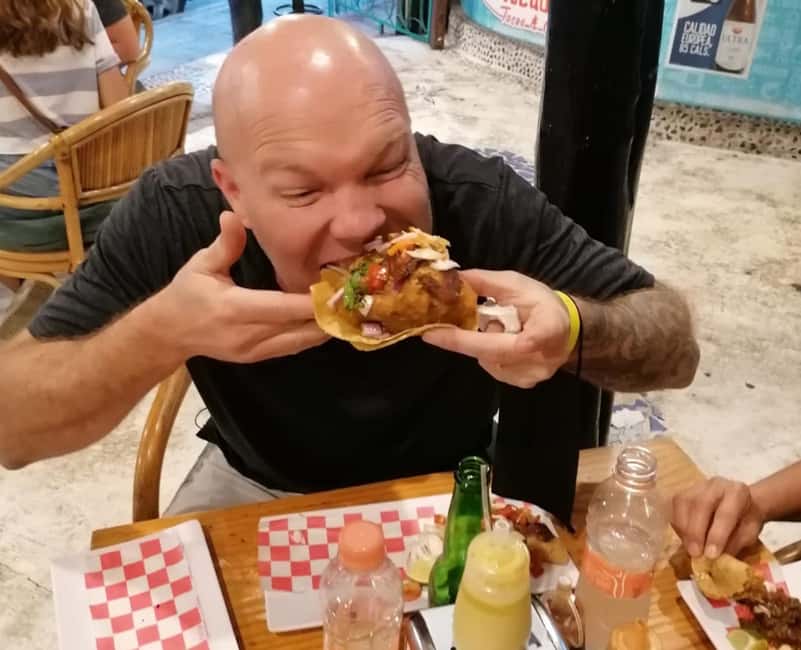Cancun Taco Tour: Street Food & Tequila Tasting in Downtown - Where to meet: Parque de las Palapas and El Crustáceo Cascarudo