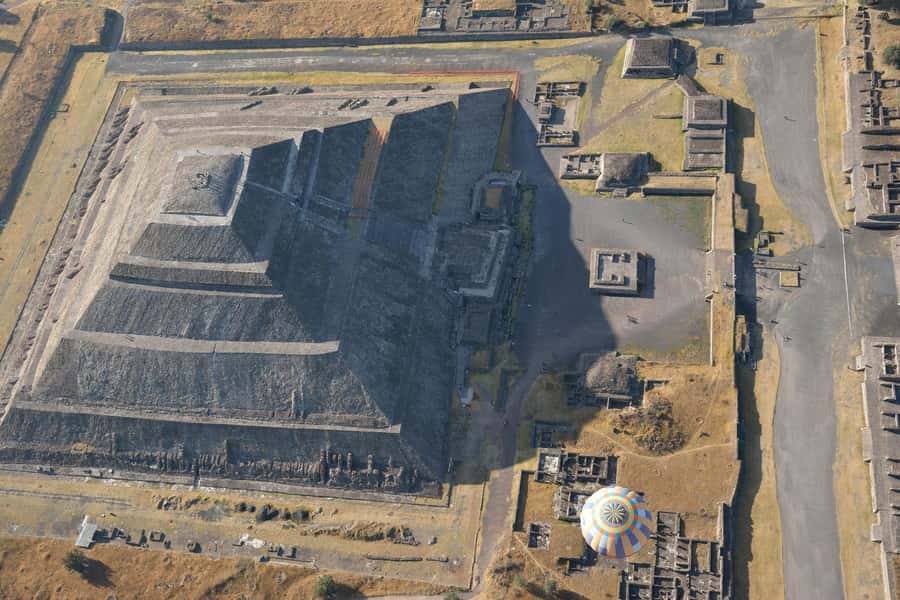 CDMX: Early visit to Teotihuacan - The quieter culture stops: obsidian workshop and spirits tasting