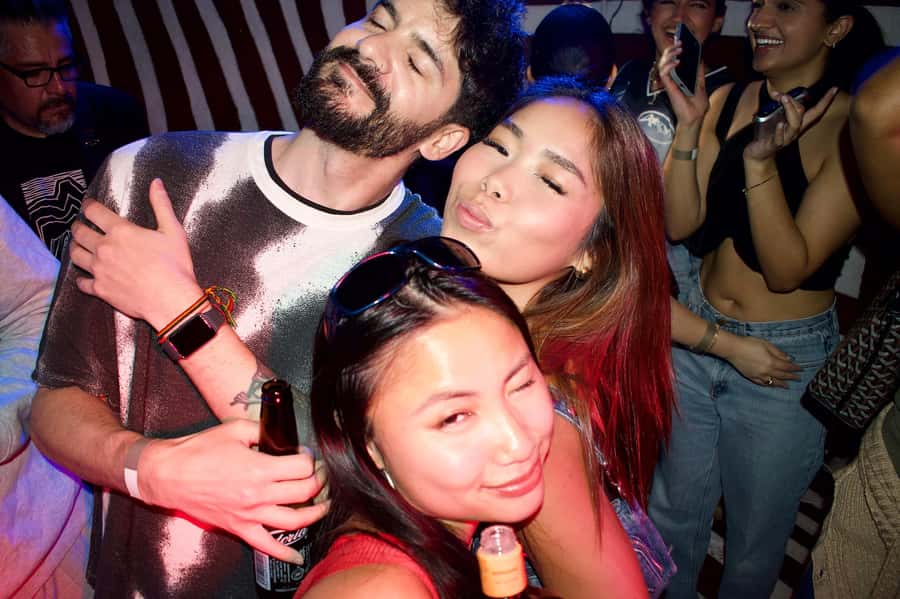 CDMX Pub Crawl: Guided Pub Crawl with Party Games - The Mexico City social factor: mingling with a mixed crowd