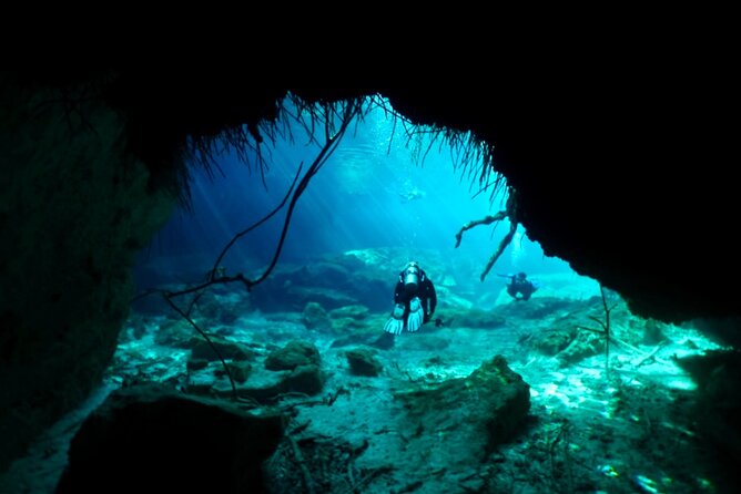Cenote Triple Adventure Tour in Tulum - Stop 1: Cenote Zemway and the 18 ft and 15 ft Jump Factor