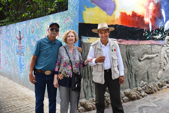 Chapala Ajijic Area Tour from Guadalajara - Piedra Barrenada by the water: lunch that can be peaceful or noisy