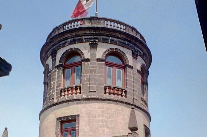 Chapultepec Castle & Anthropology Museum Tour - Chapultepec Park moment: plan for a hill climb and quick breathing space