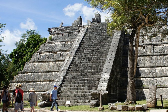 Chichen Itza, Beautiful Cenote and Valladolid All Inclusive Tour - Valladolid: A Short Taste of the Pueblo Magico Feel
