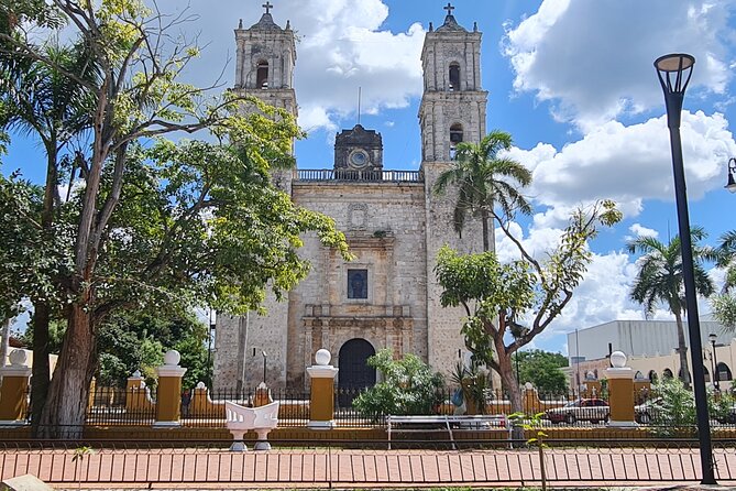 Chichen Itza Private Tour VIP - Valladolid Lunch and the Colonial Center Walk