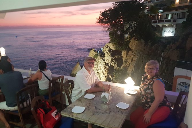 Cliff Diver De Luxe with Different Options at "La Quebrada" - Two showings, one evening: why the pacing works
