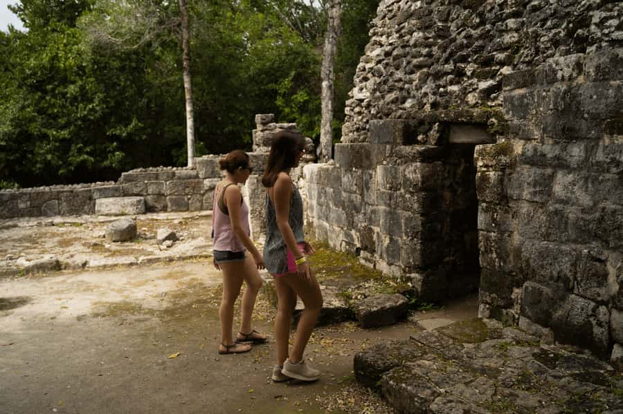 Cozumel: Mayan Ruins Guided Tour with Snorkeling & Lunch - Pickup points in Cozumel: find the guide fast