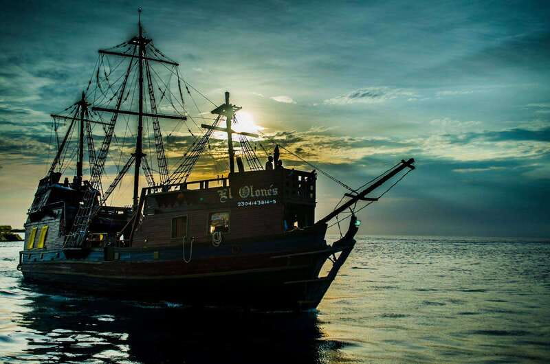 Cozumel: Pirate Ship Cruise with Open Bar, Dinner, and Show - Meeting Point and Timing: The 5:45 PM Departure Rule