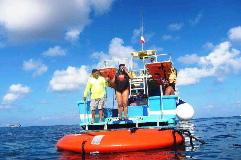 Cozumel: VIP Glass Bottom Boat & Snorkeling 3 Reefs Tour - How Guides Support Snorkelers, Non-Swimmers, and Kids