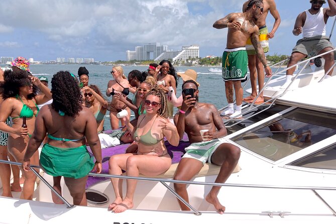 Deluxe Yacht 48FT with FlyBrige Rental in Cancun - Isla Mujeres Stops: Playa Norte and Punta Sur Time