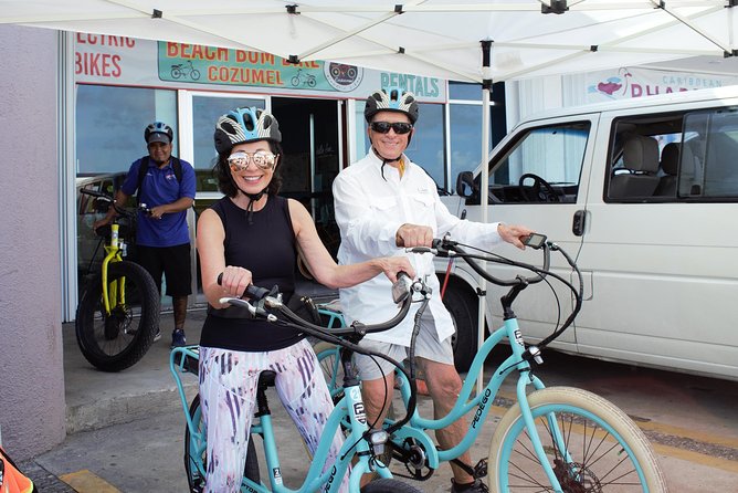 E-Bike City Tour though Cozumel & Taco Tasting Tour - Stop 2: Cozumel Park, Locals, Photos, and the Idea of Power