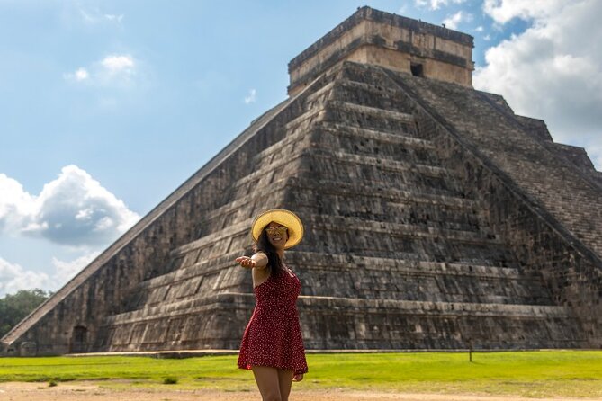 Early morning Chichen Itza Tour: Cenote and Tequila Tasting - The cenote experience at Chichikán: swim time, restrooms, and mandatory life jackets