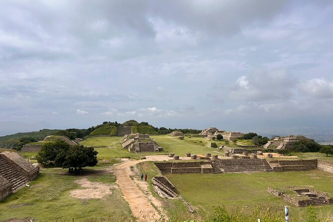 Essence Zapoteca Monte Albán, Barro Negro and Alebrijes for a day. - Key highlights if you like real Oaxaca