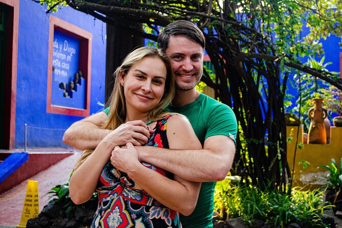 EXCLUSIVE TOUR Frida Kahlo Museum - SMALL GROUPS - Optional upgrades: neighborhood walk, coffee and snack perks