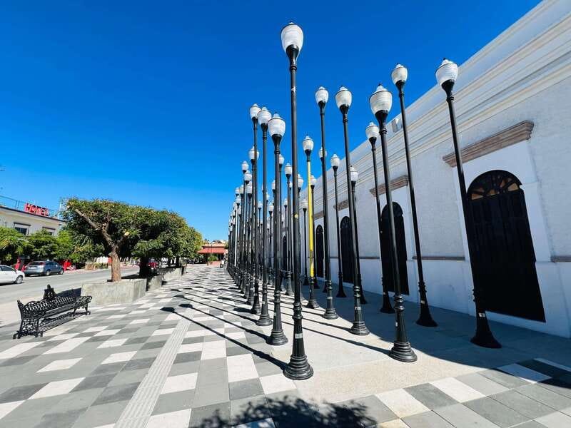From Cabo/San José del Cabo: La Paz, Balandra & Todos Santos - La Paz lunch break plus murals and Malecon walking time